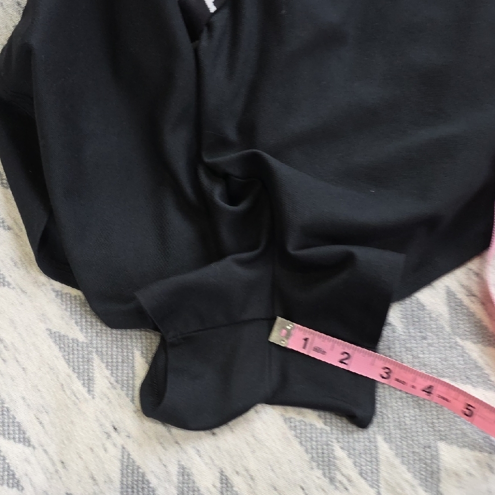 Under Armour Medium Black Athletic Shorts And Medium Heather Gray Cloth Shorts - Picture 7 of 12